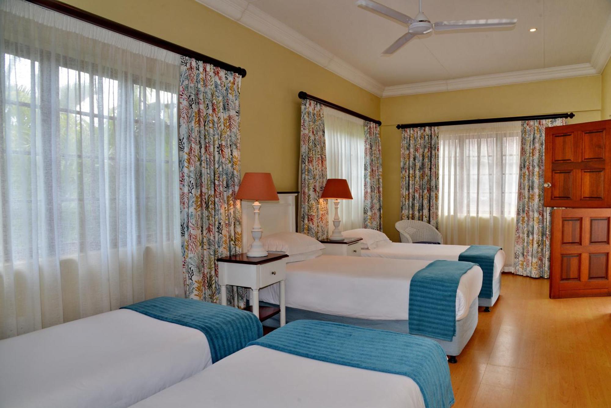 Pumula Beach Hotel Umzumbe Room photo